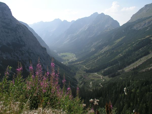 Blick vom Karwendelhaus ins Tal